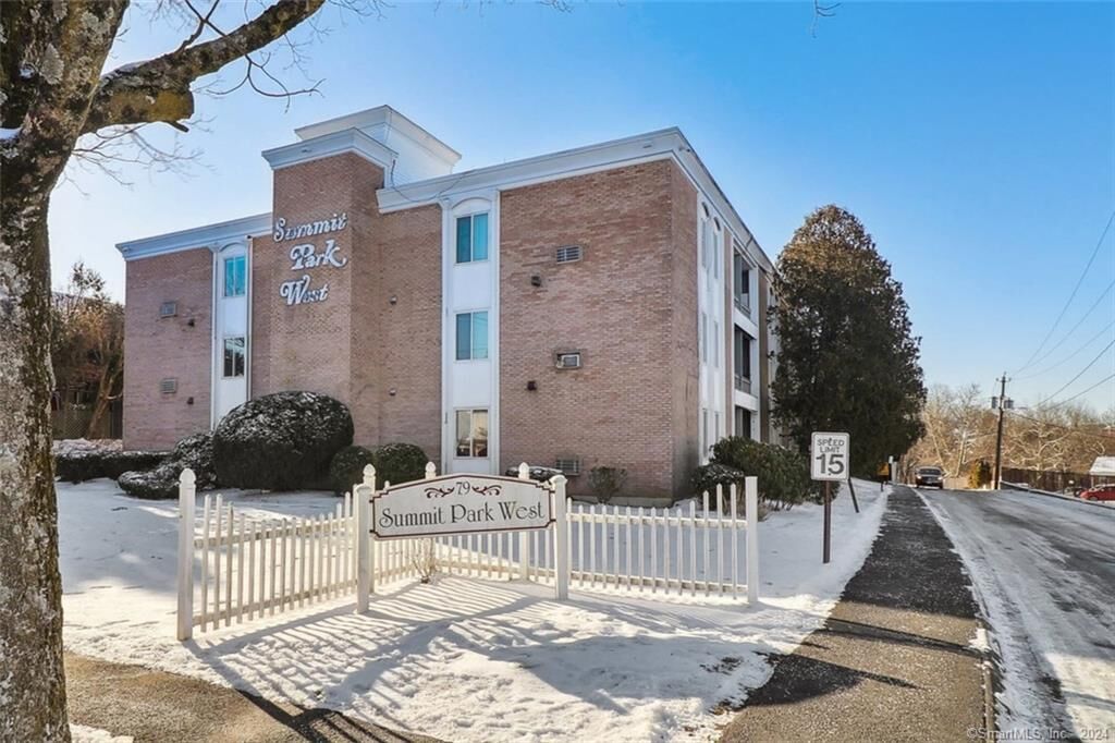Property Photo:  79 Park Avenue 501  CT 06810 