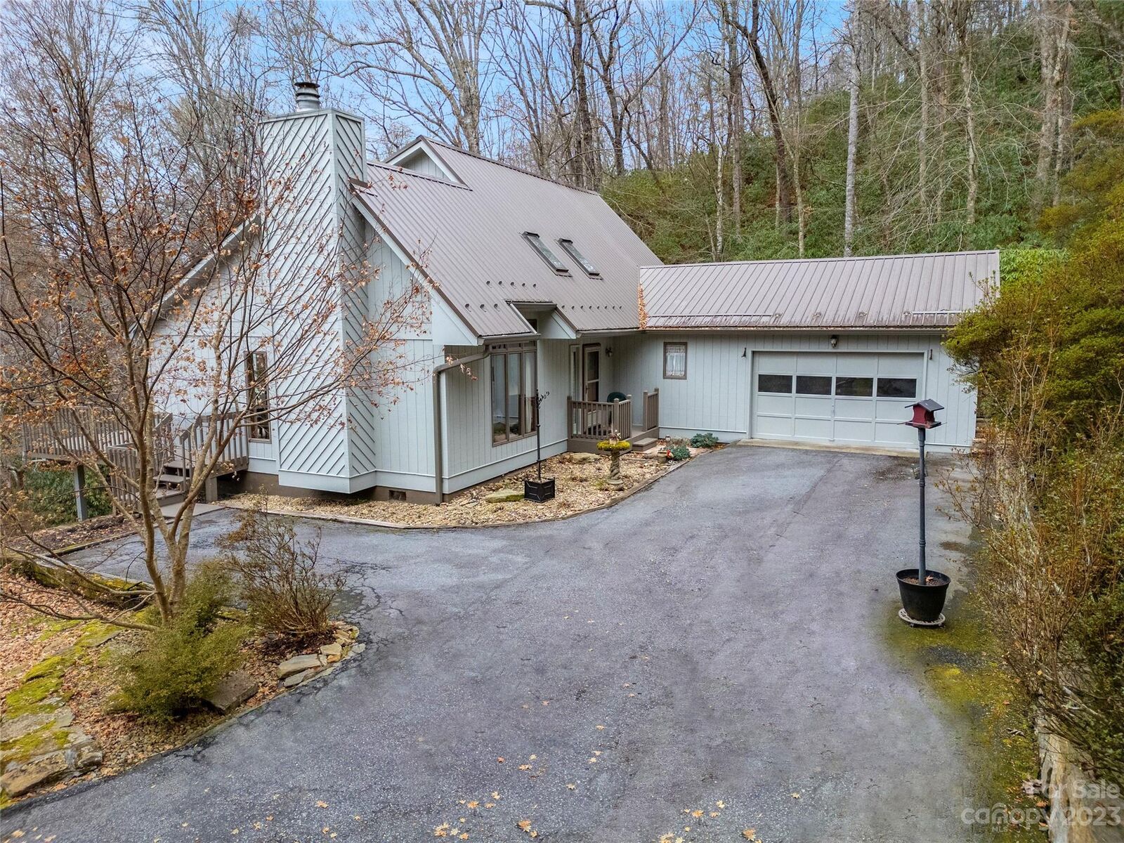 Property Photo:  890 Glen Cannon Drive  NC 28768 