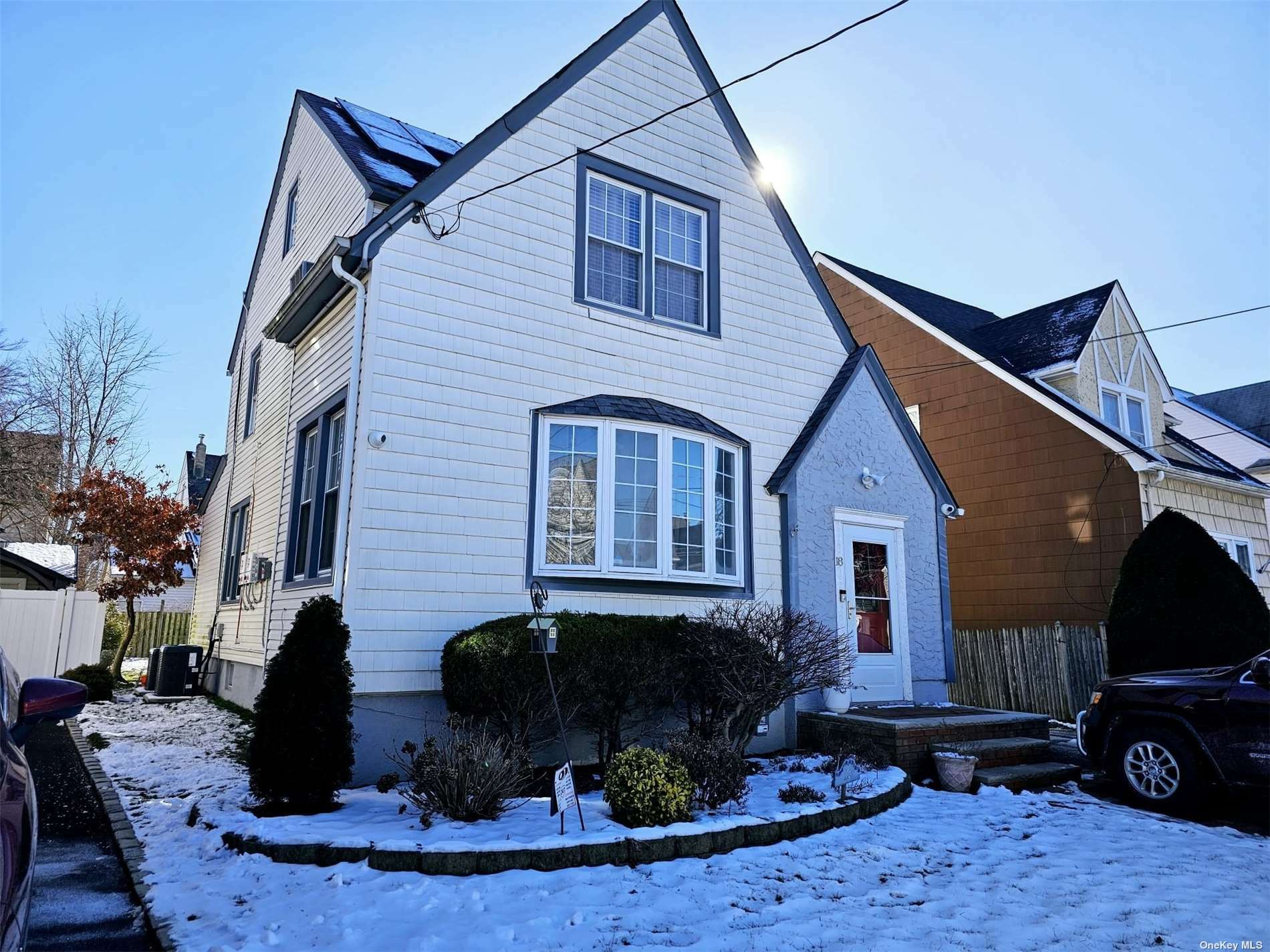 Property Photo:  18 Kenmore Road  NY 11581 