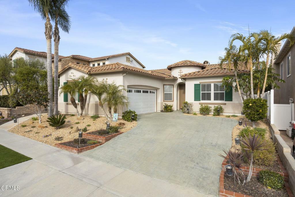 Property Photo:  1672 Nacimiento Avenue  CA 93004 