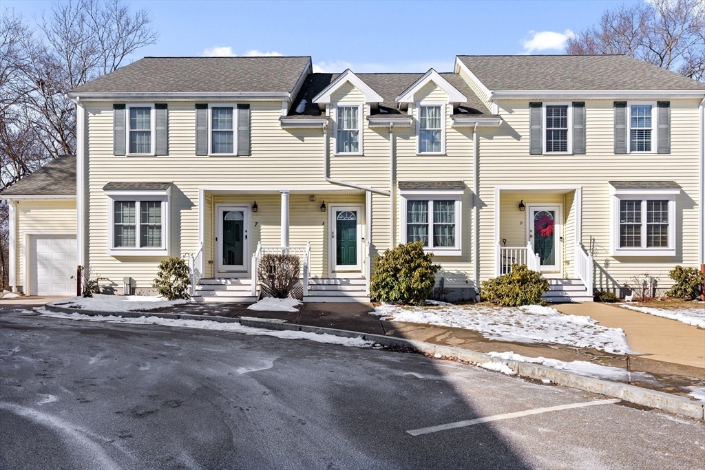 Property Photo: 462 Court St 8 MA 02302