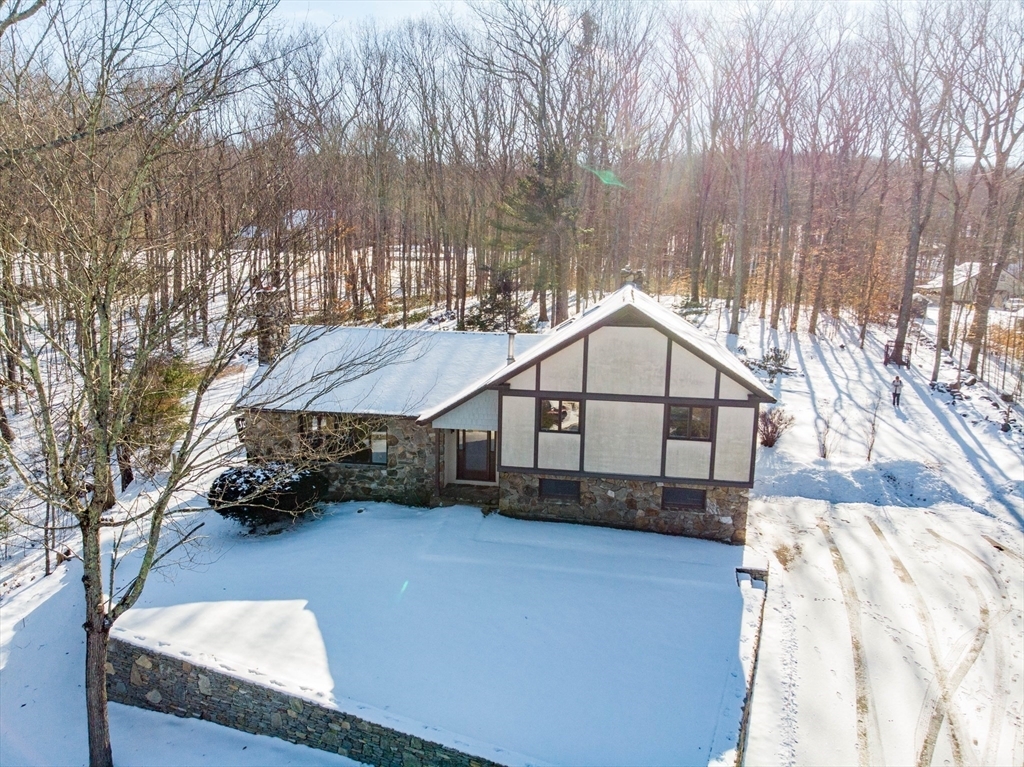 Property Photo:  25 Laurel Lane  MA 01562 