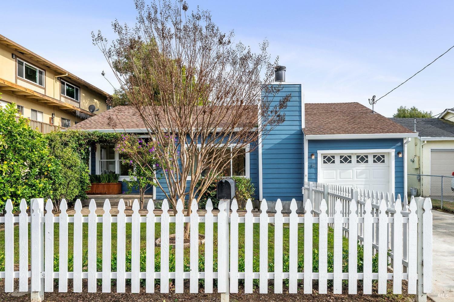 Property Photo:  14 Park Street  CA 94901 