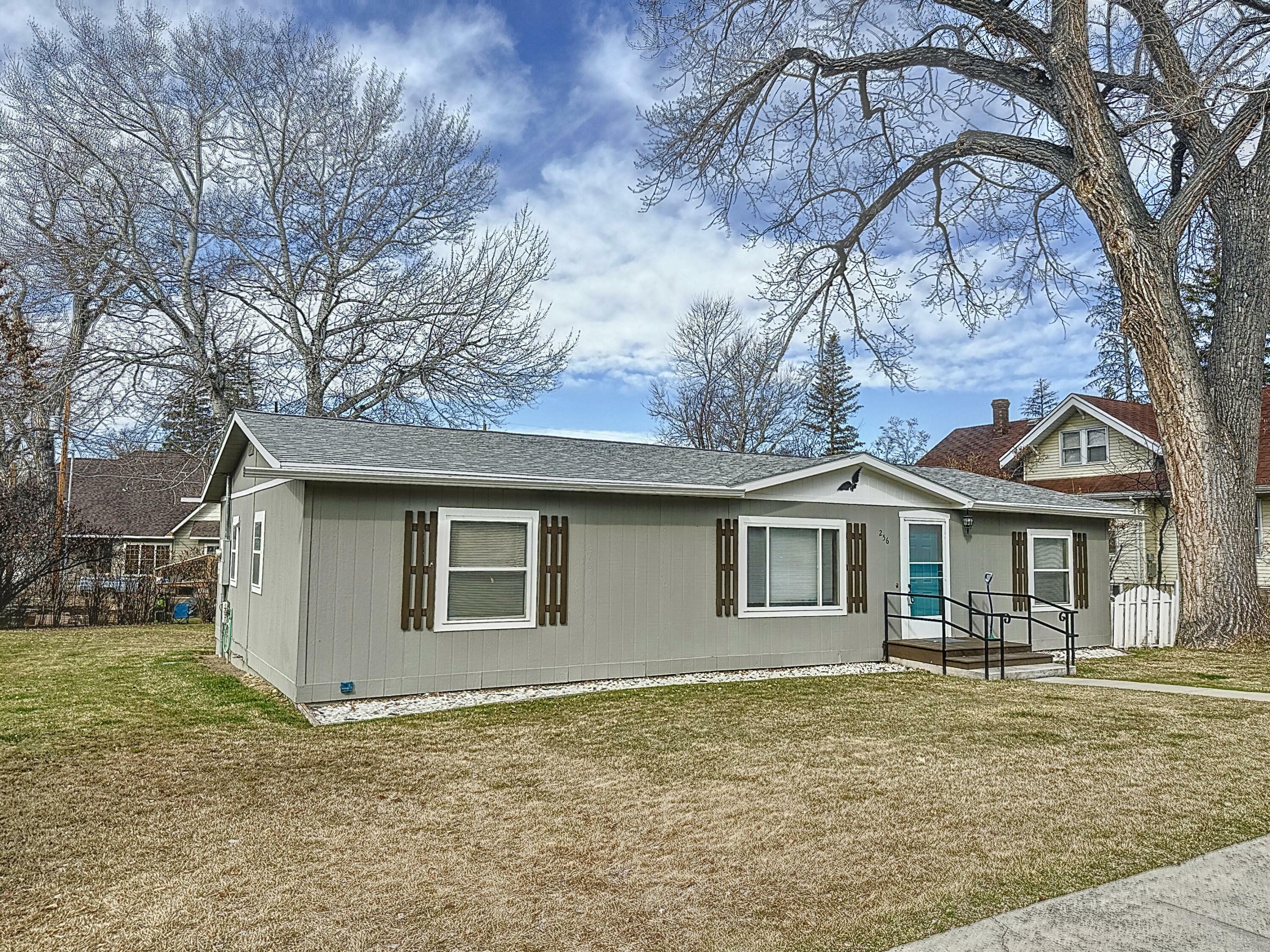 Property Photo:  256 High Street  WY 82834 