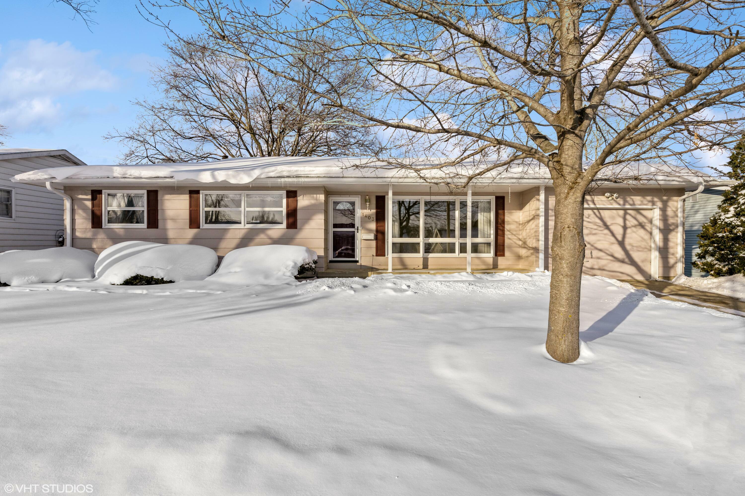 Property Photo:  1403 28th Street Street  IA 50010 