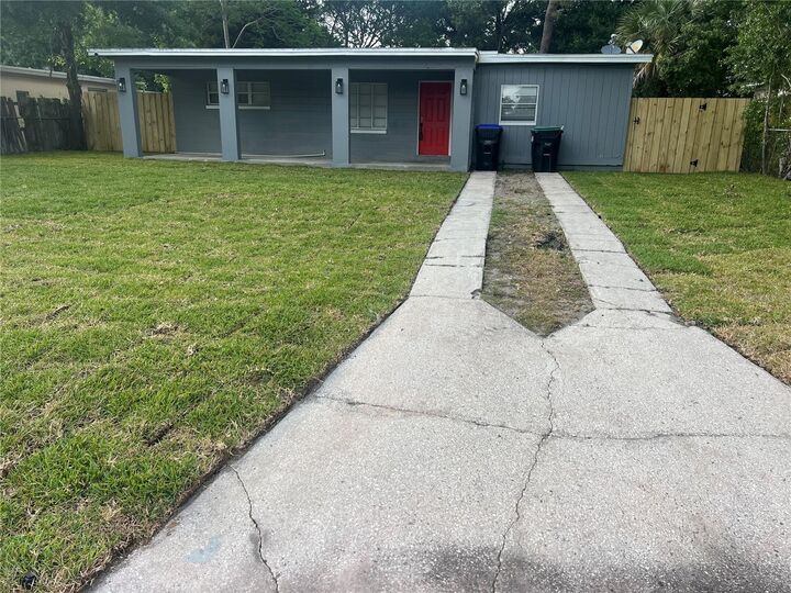 Property Photo: 5207 Montague Place FL 32808