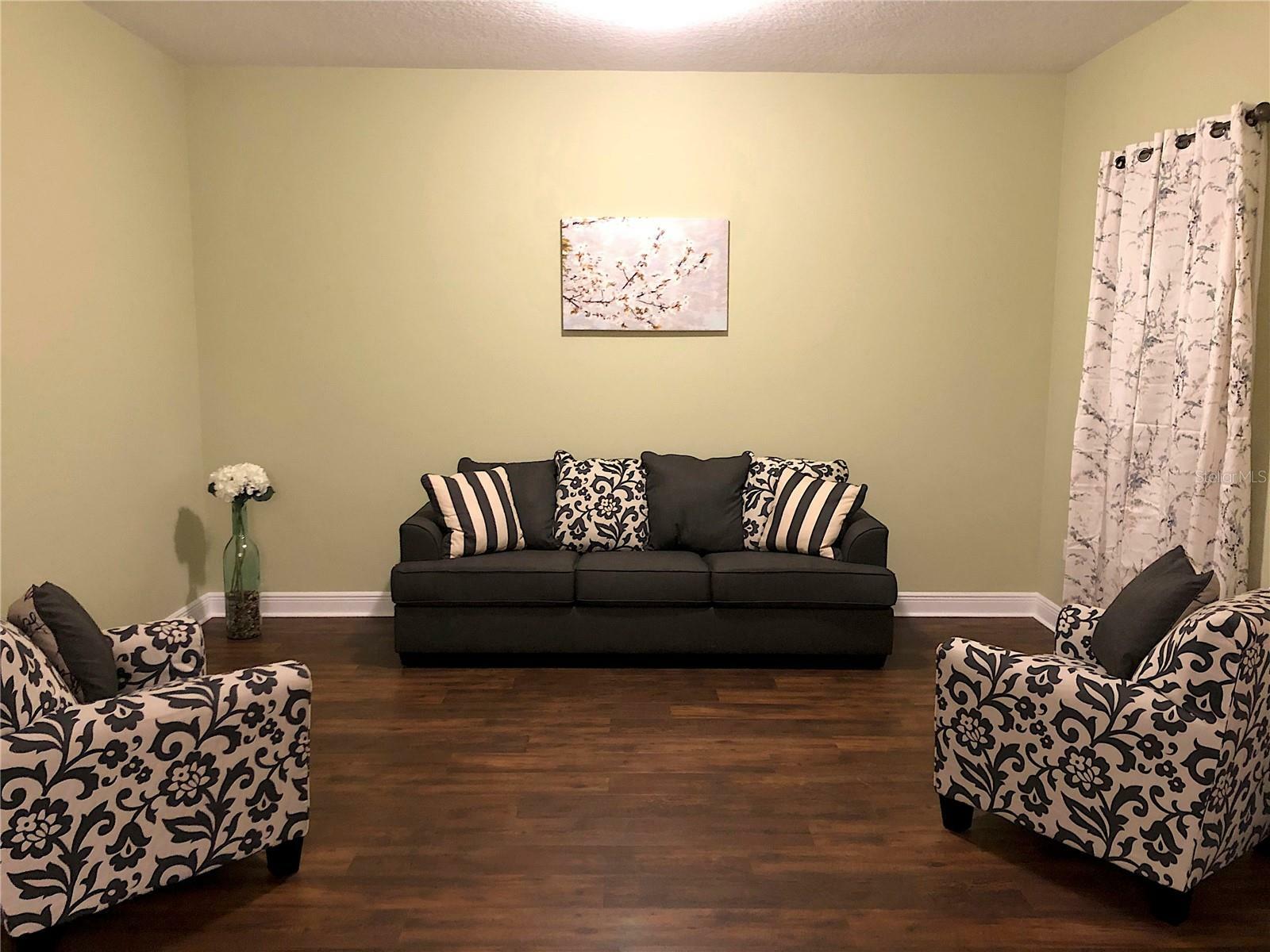 Property Photo: 423 White Cotton Circle FL 32765