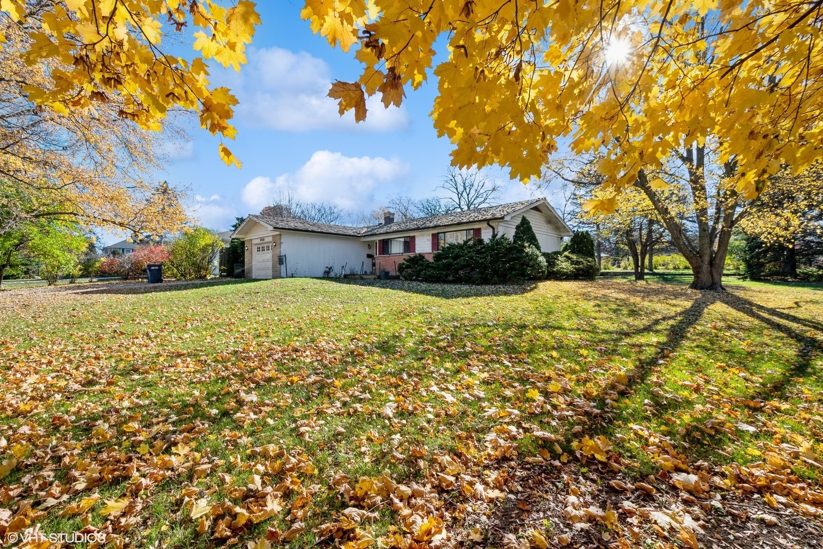 Property Photo:  650 Old Elm Road  IL 60035 