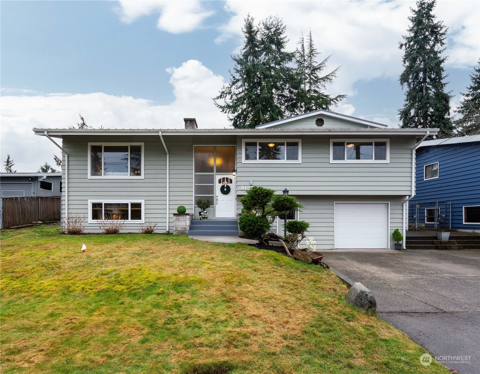 Property Photo: 2133 N 172nd Street WA 98133