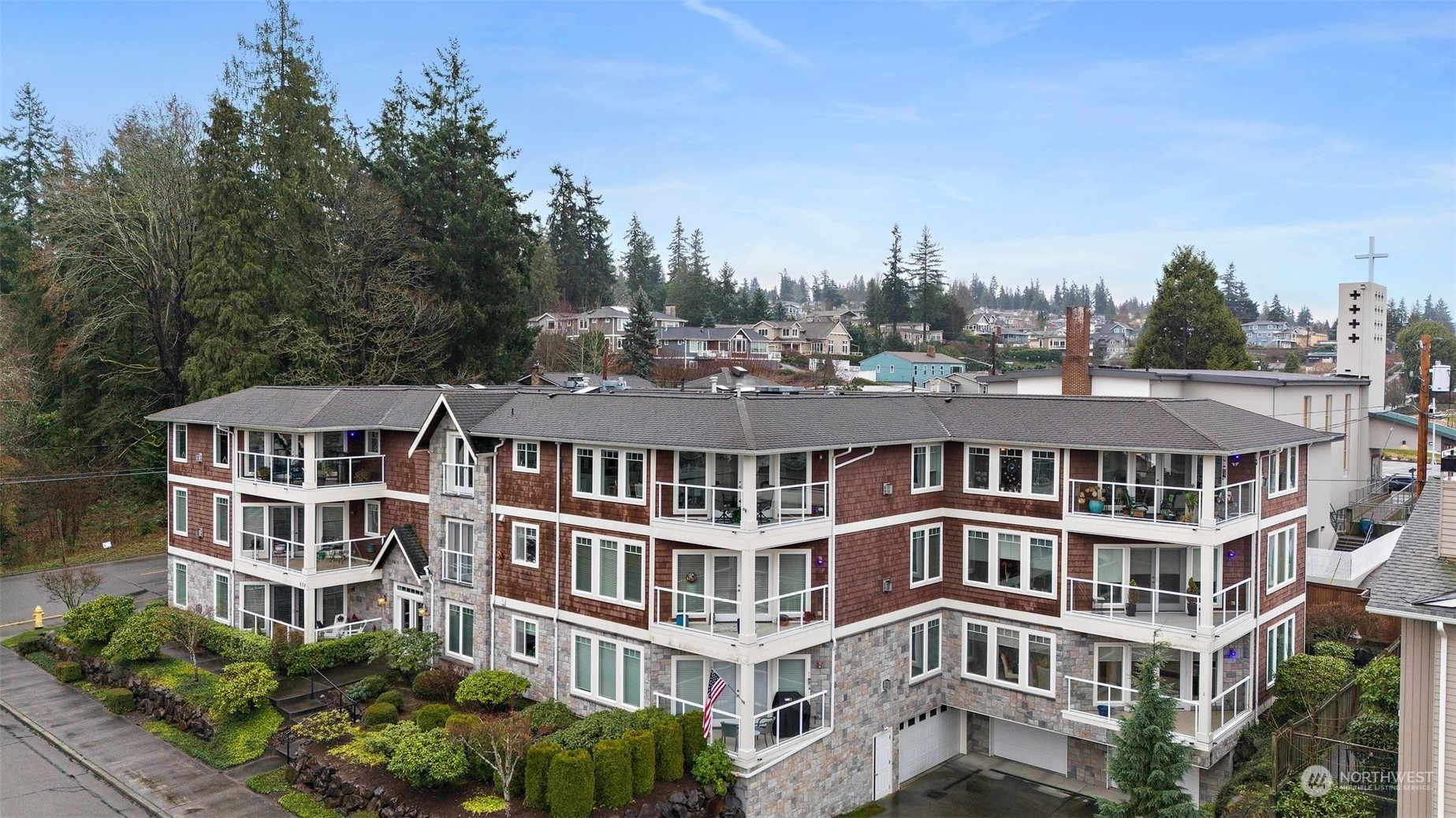 Property Photo:  658 Glen Street 102  WA 98020 