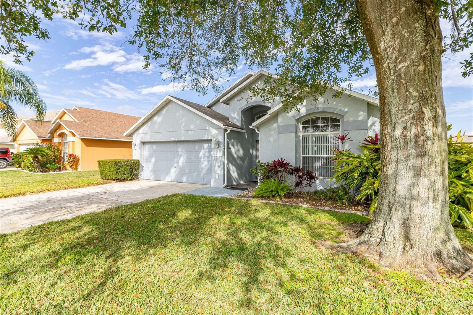 Property Photo:  7942 Golden Pond Circle  FL 34747 