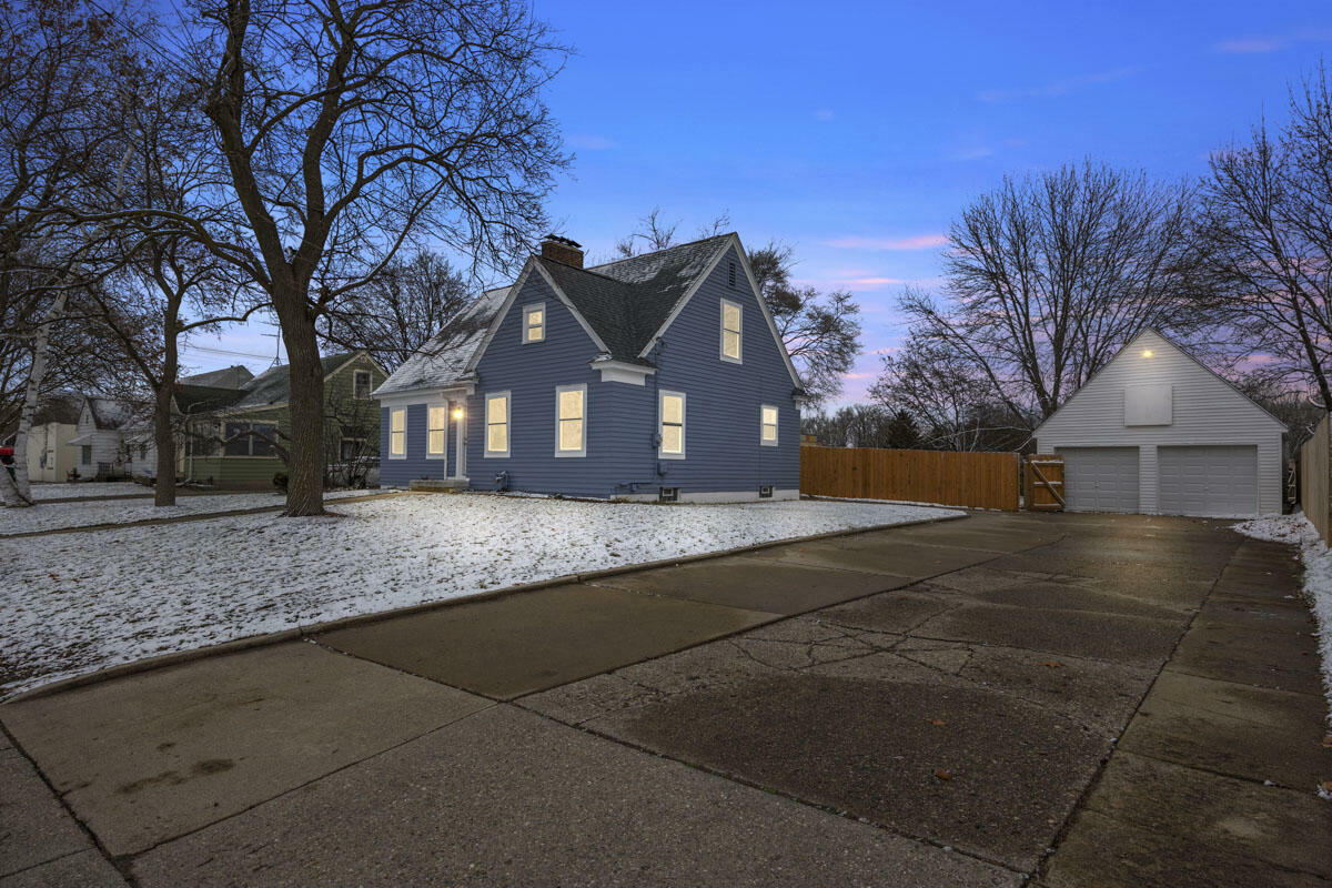 Property Photo:  2828 Union Avenue SE  MI 49548 