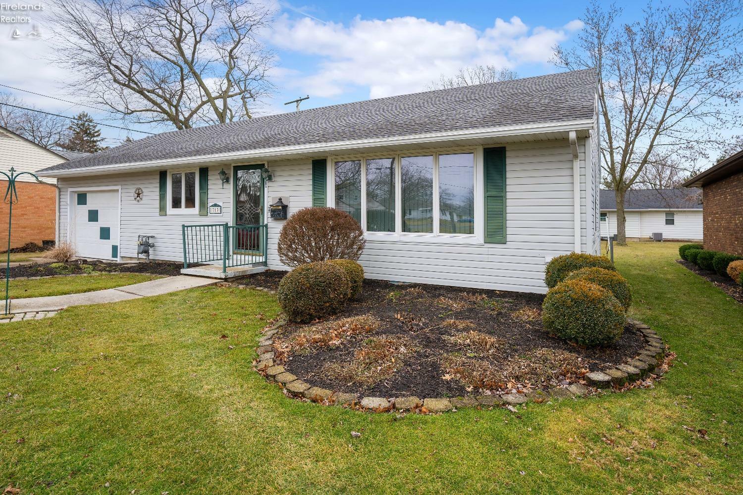 Property Photo:  713 Ottawa Drive  OH 43452 