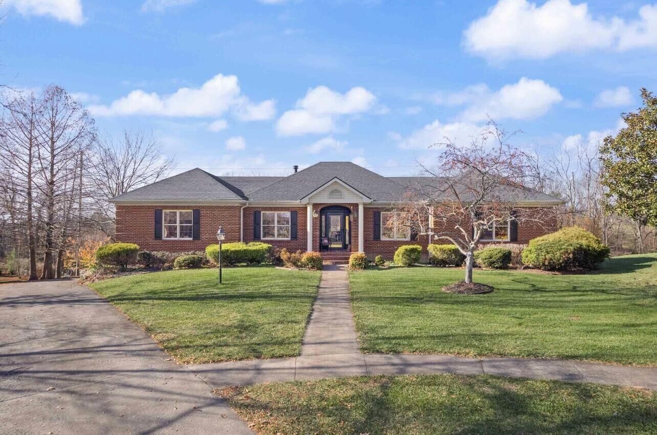 Property Photo:  207 Stonewall Court  KY 40475 