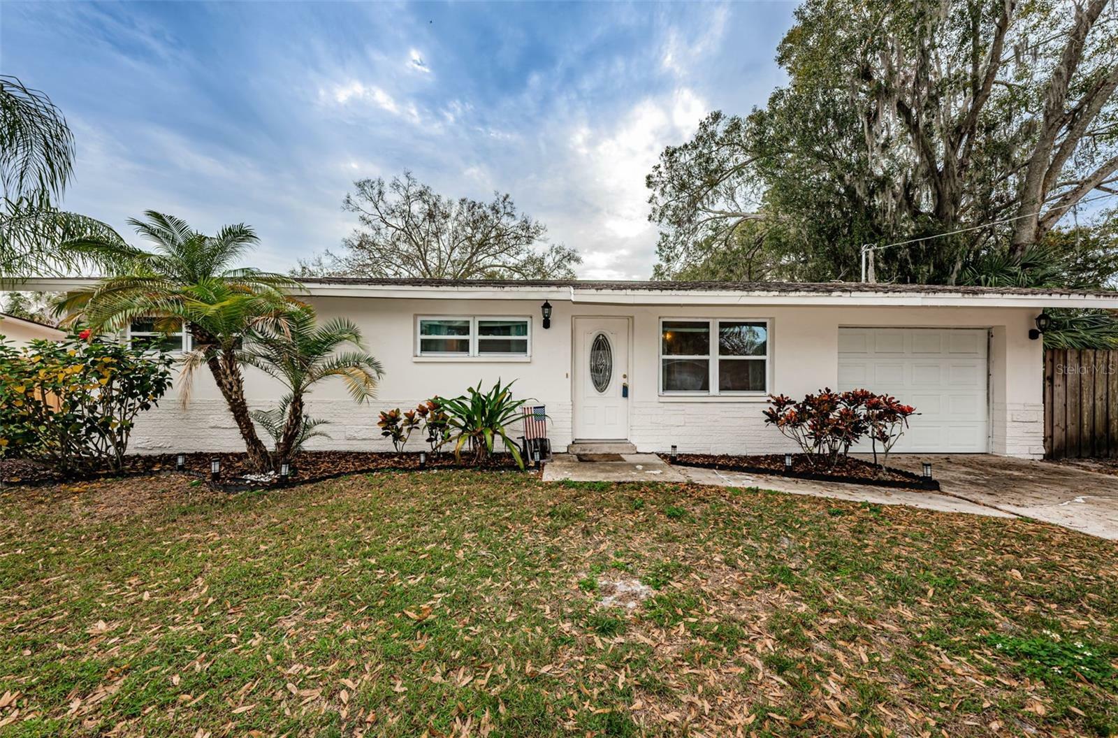 Property Photo:  103 Arlington Avenue W  FL 34677 