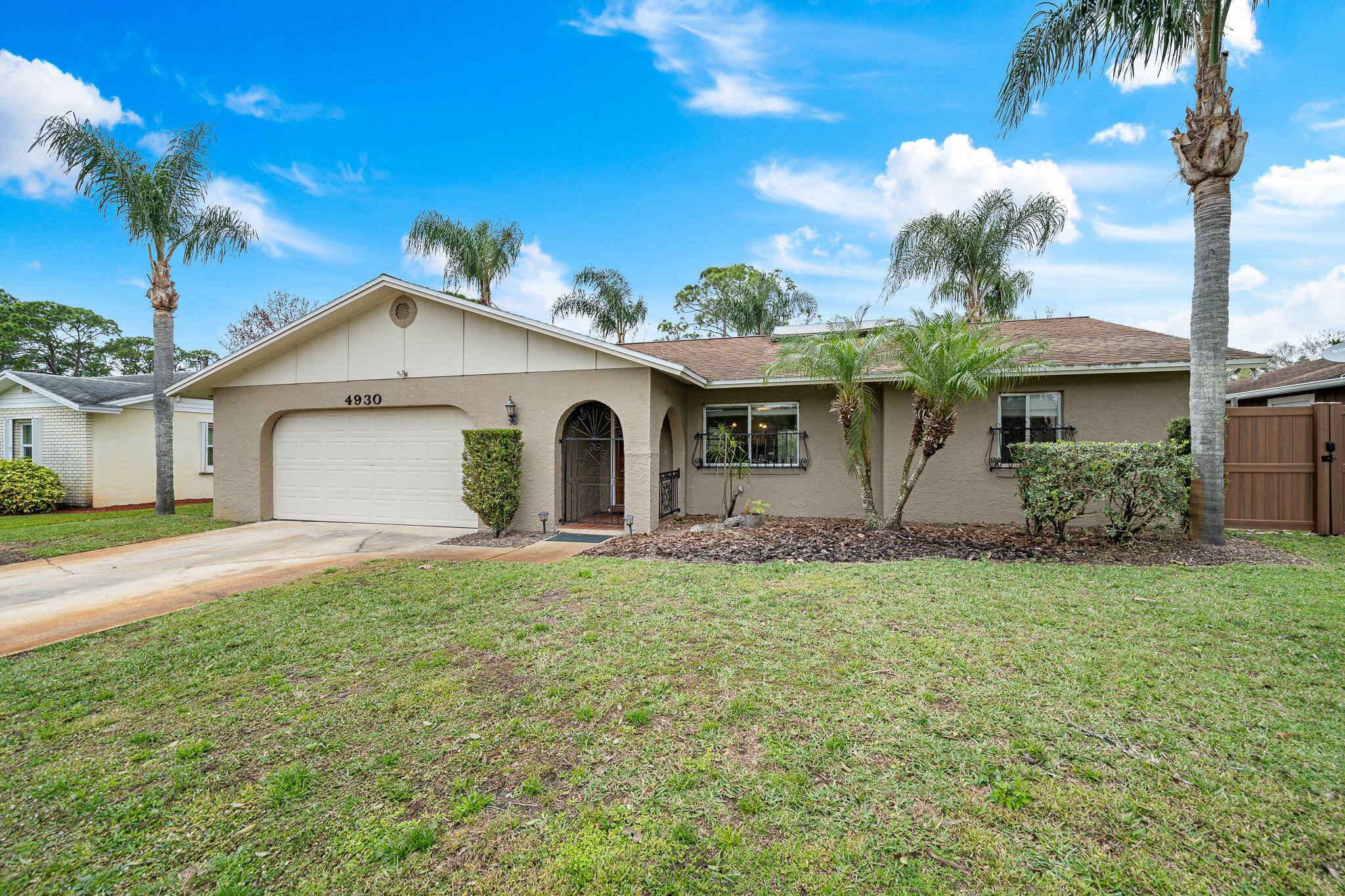 Property Photo:  4930 Squires Drive  FL 32796 