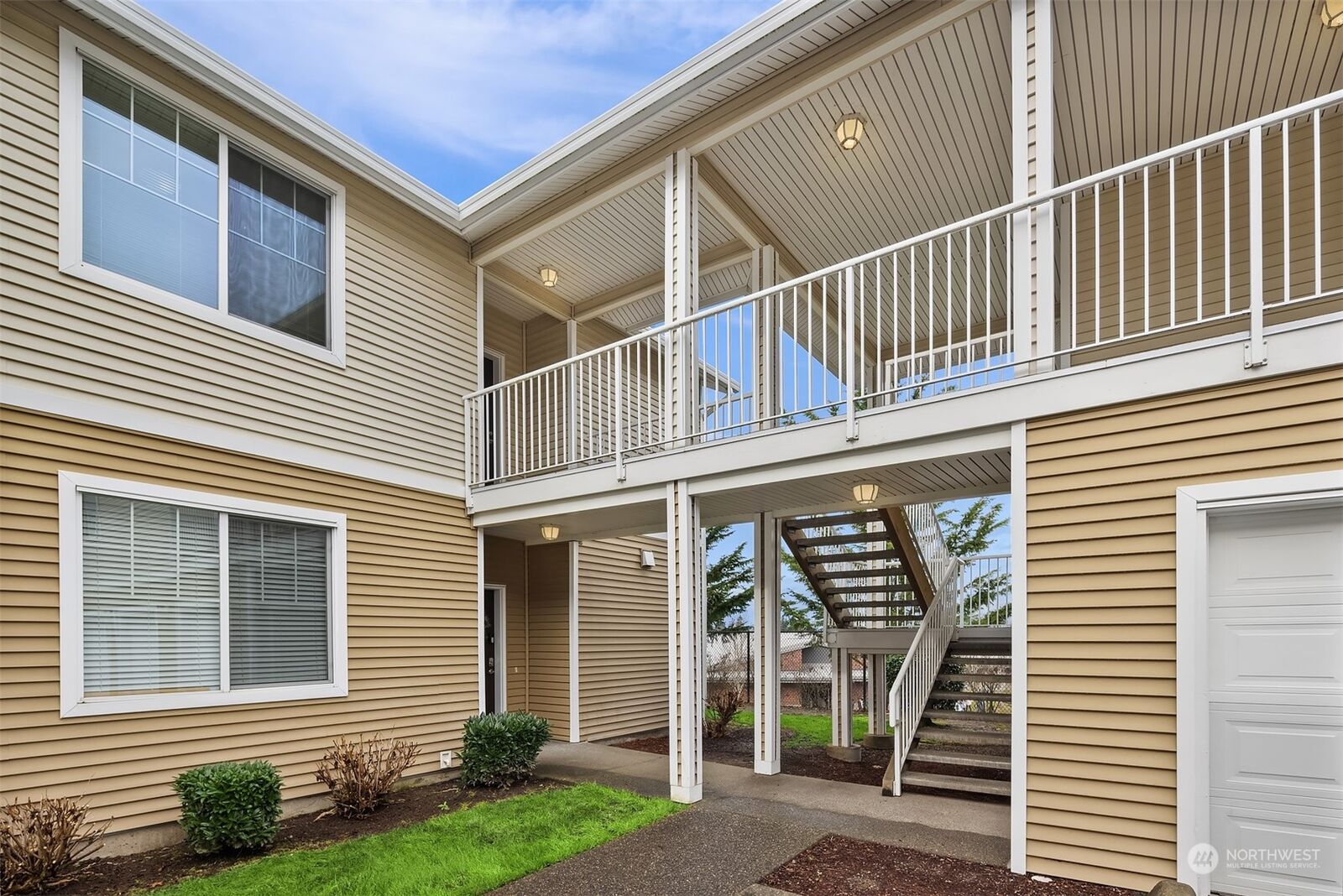 Property Photo:  1107 59th Street SE D  WA 98092 