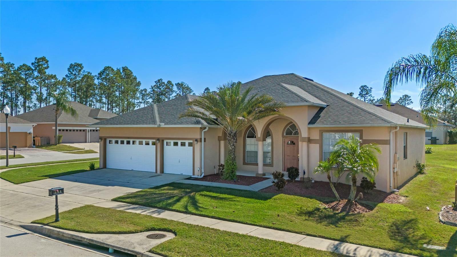 Property Photo:  141 Nottingham Way  FL 33897 