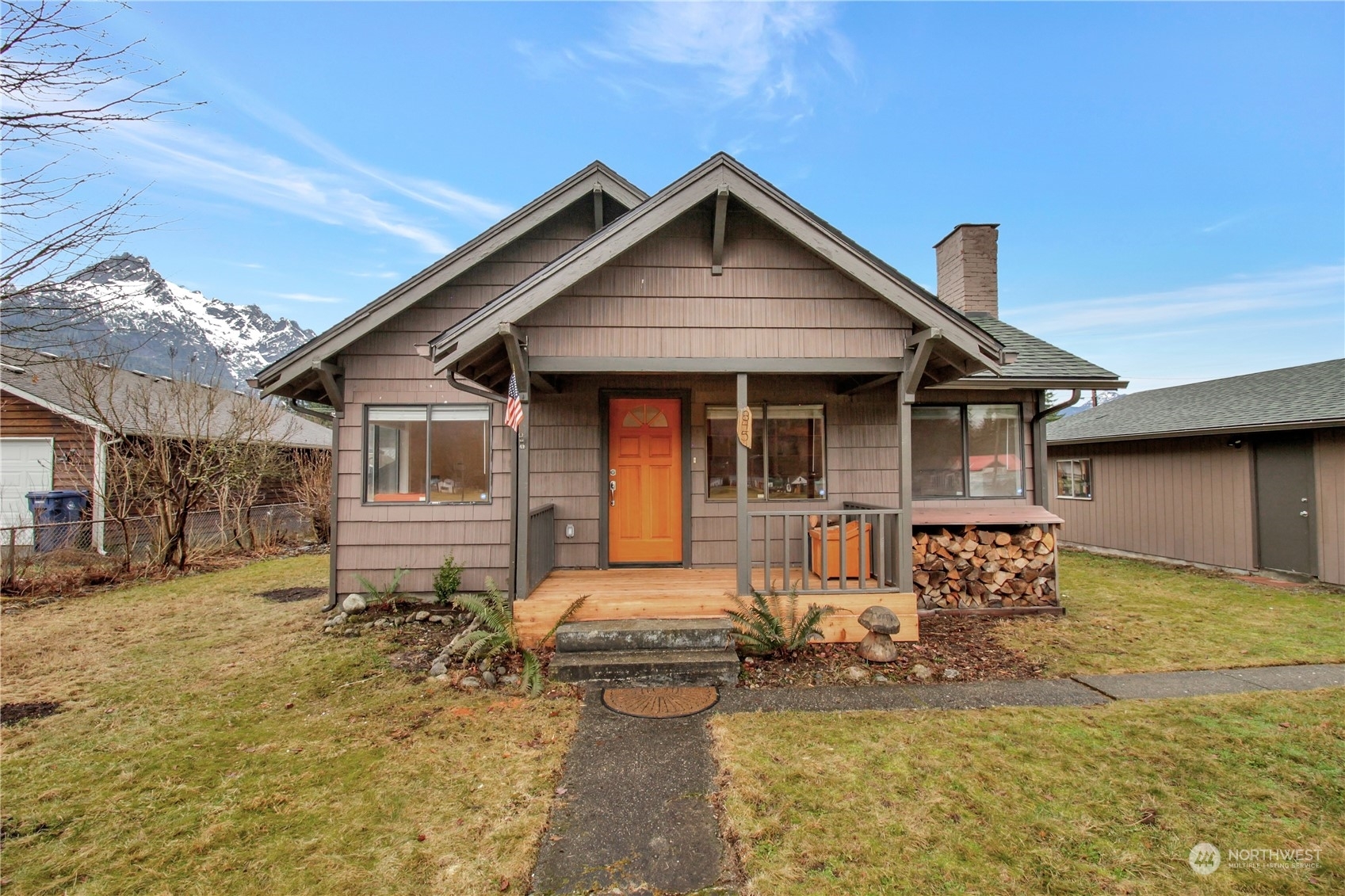 Property Photo:  845 Givens Ave  WA 98241 