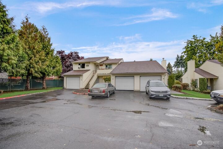 Property Photo:  508 SE 157th Avenue 40  WA 98684 