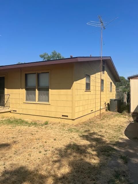 Property Photo: 2020 San Antonio St TX 76904