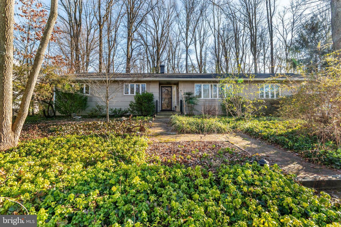 Property Photo:  17 Pineknoll Drive  NJ 08648 