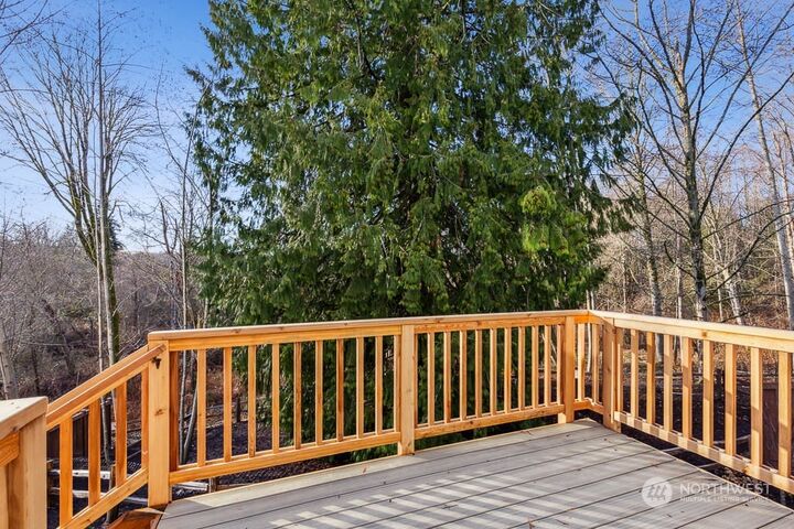 Property Photo: 7424 NE 203rd Street 6 WA 98028