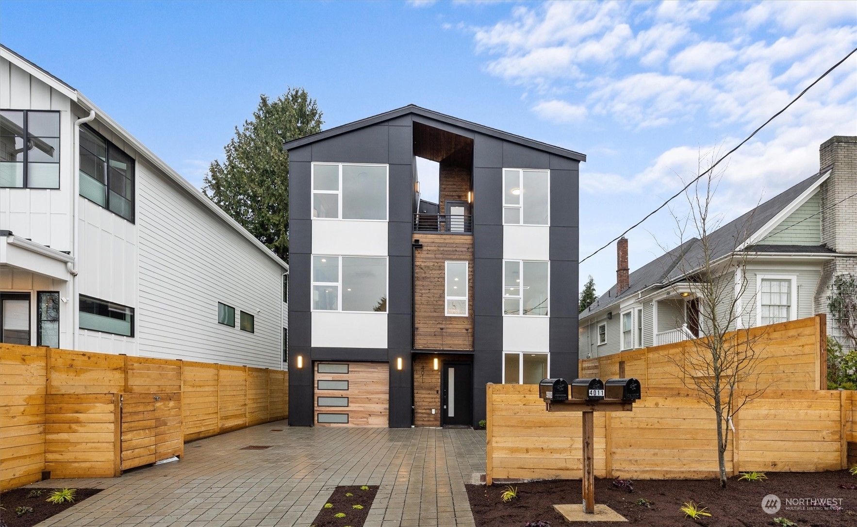 Property Photo:  4011 Corliss Avenue N  WA 98103 