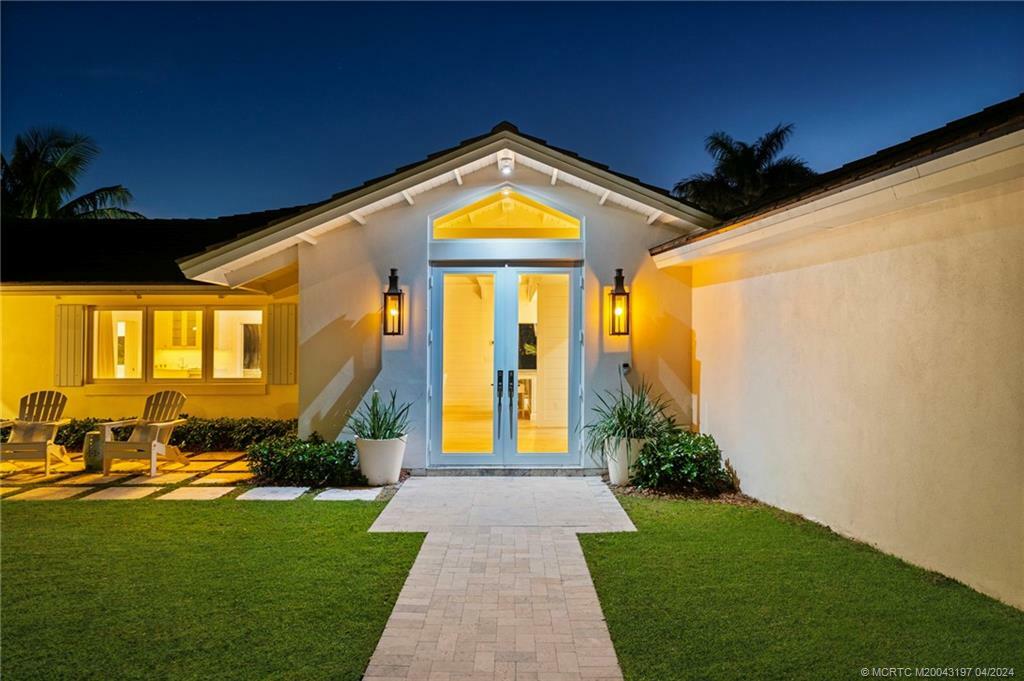 Property Photo: 19 River Drive FL 33469