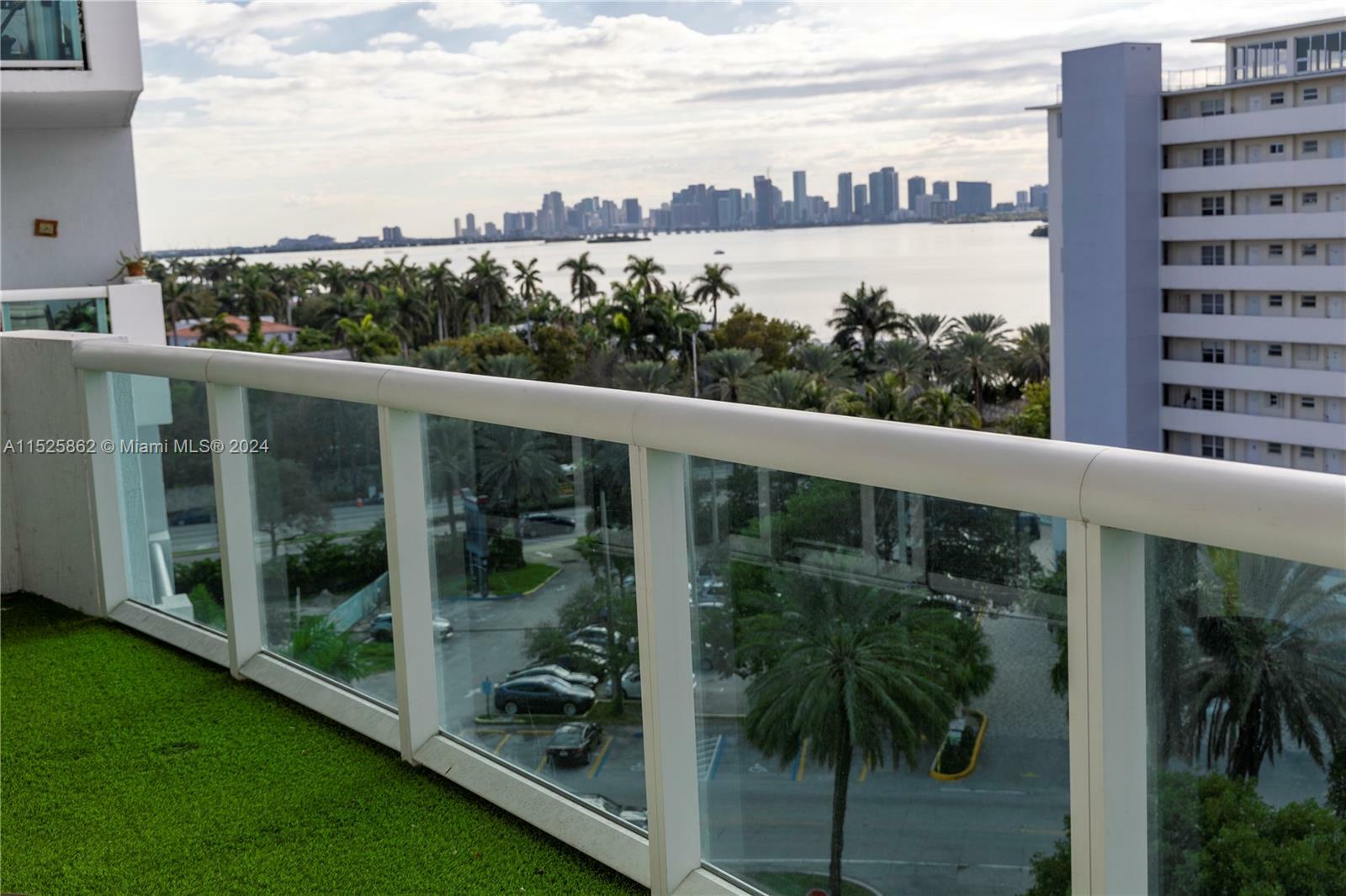 Property Photo:  7900 Harbor Island Dr 820  FL 33141 