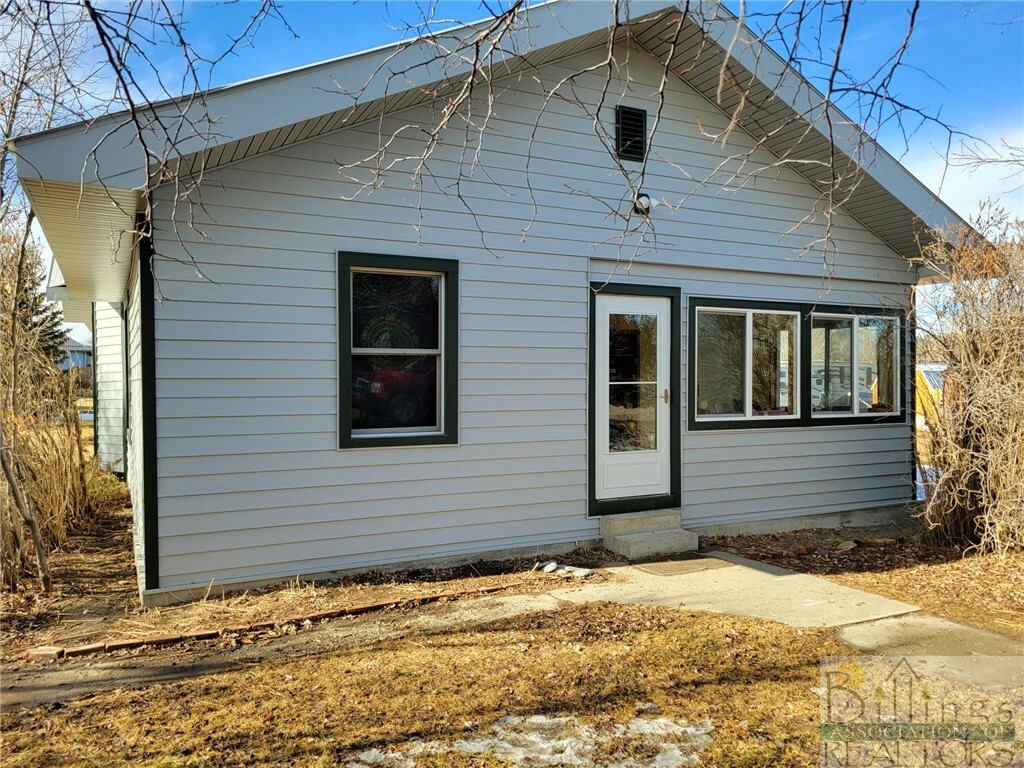 Property Photo:  18 N Crawford Street  MT 59069 