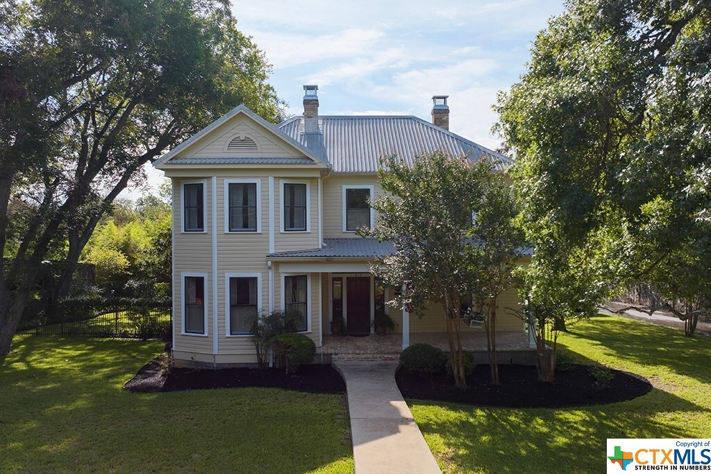 Property Photo: 819 Belvin Street TX 78666