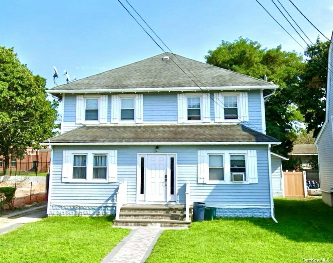 Property Photo:  38 Carpenter Avenue 3  NY 11563 