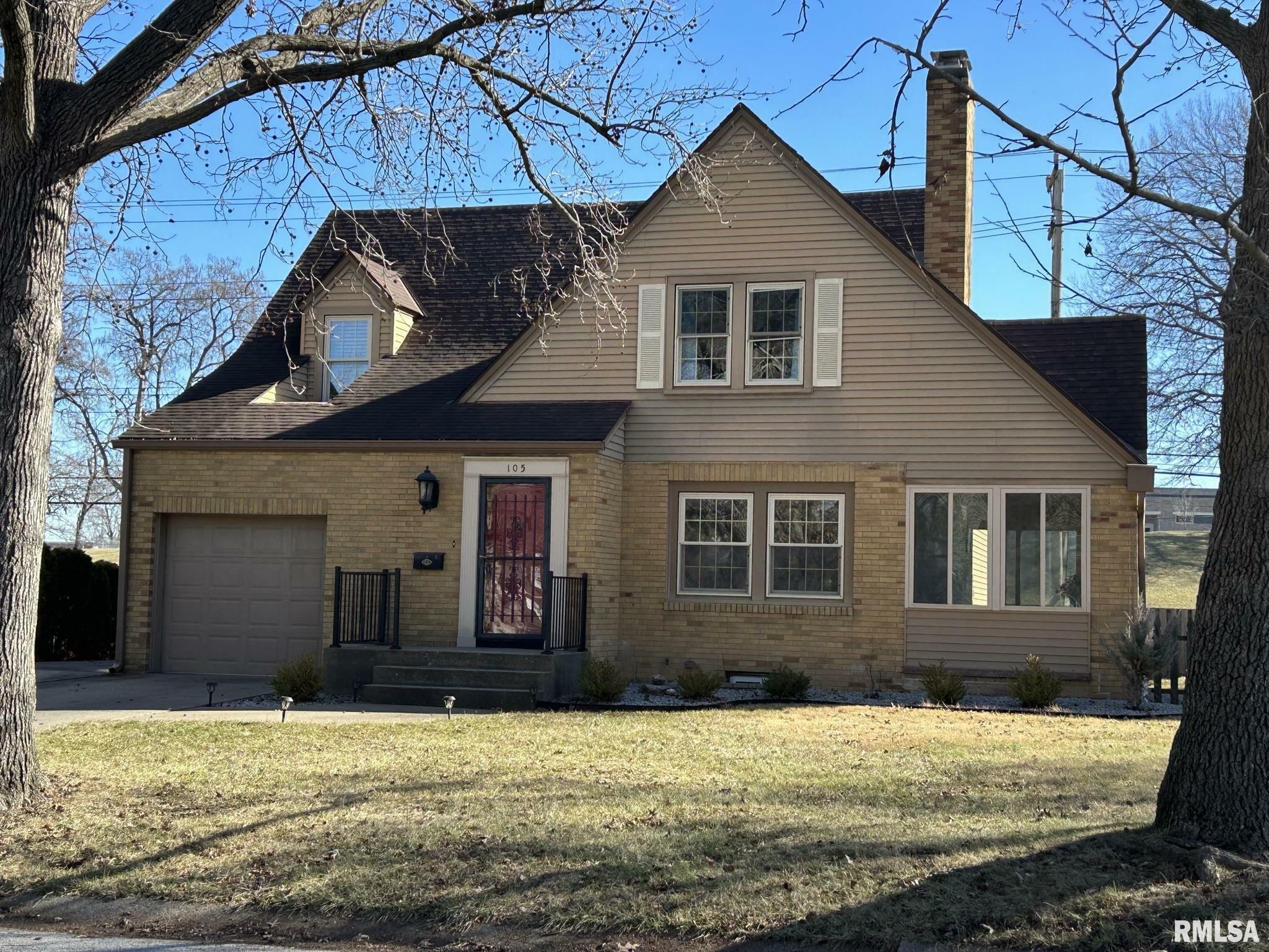 Property Photo:  105 Woodlawn Drive  IL 62301 