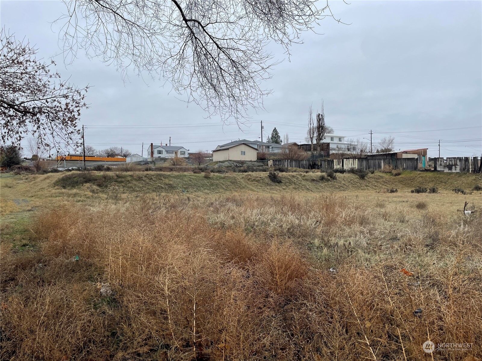 Property Photo: 26 Elder Street N WA 98851