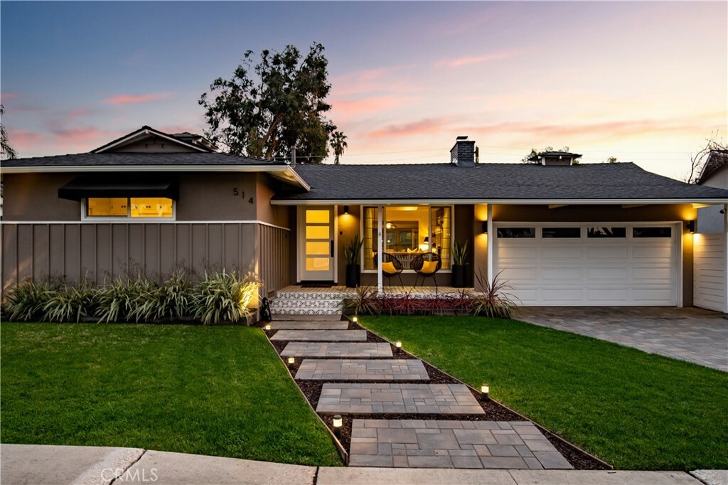 Property Photo: 514 W Park Lane CA 92706
