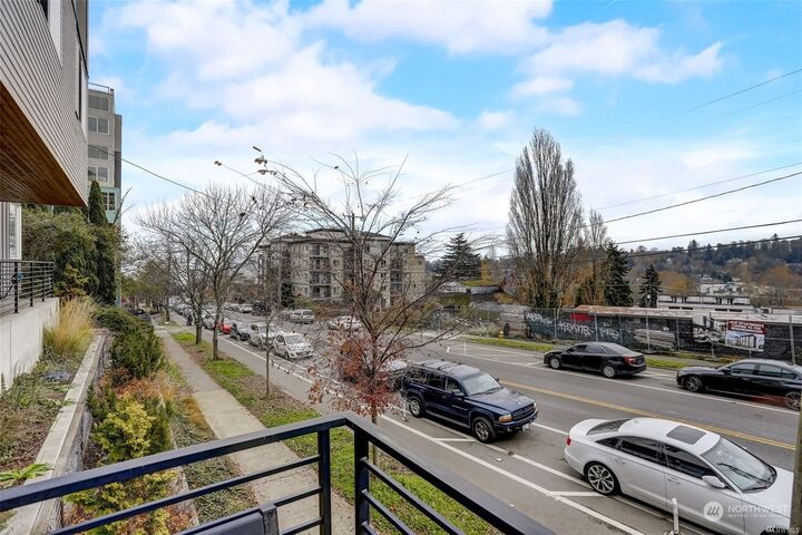 Property Photo:  3062 SW Avalon Way C  WA 98126 