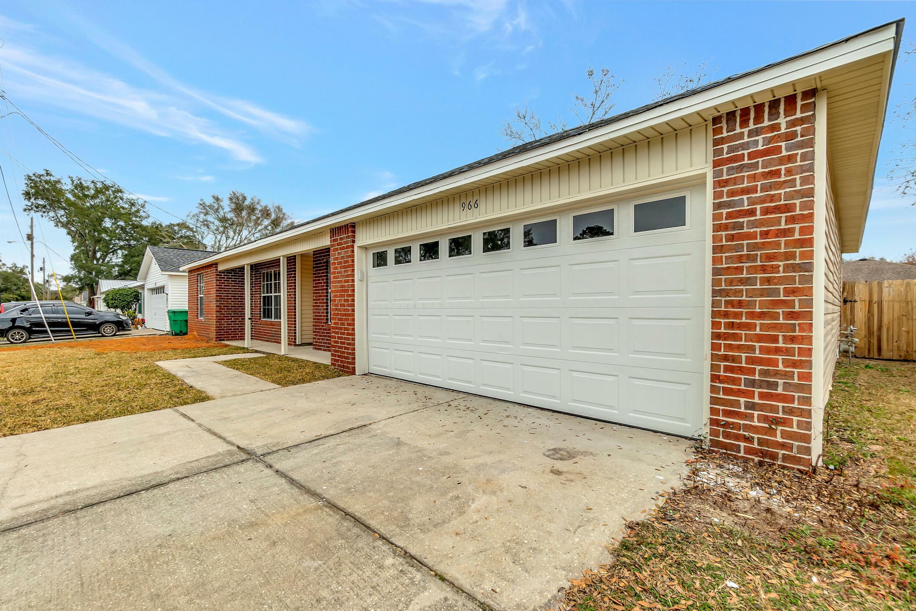 Property Photo:  966 Pacific Silver Court  FL 32547 