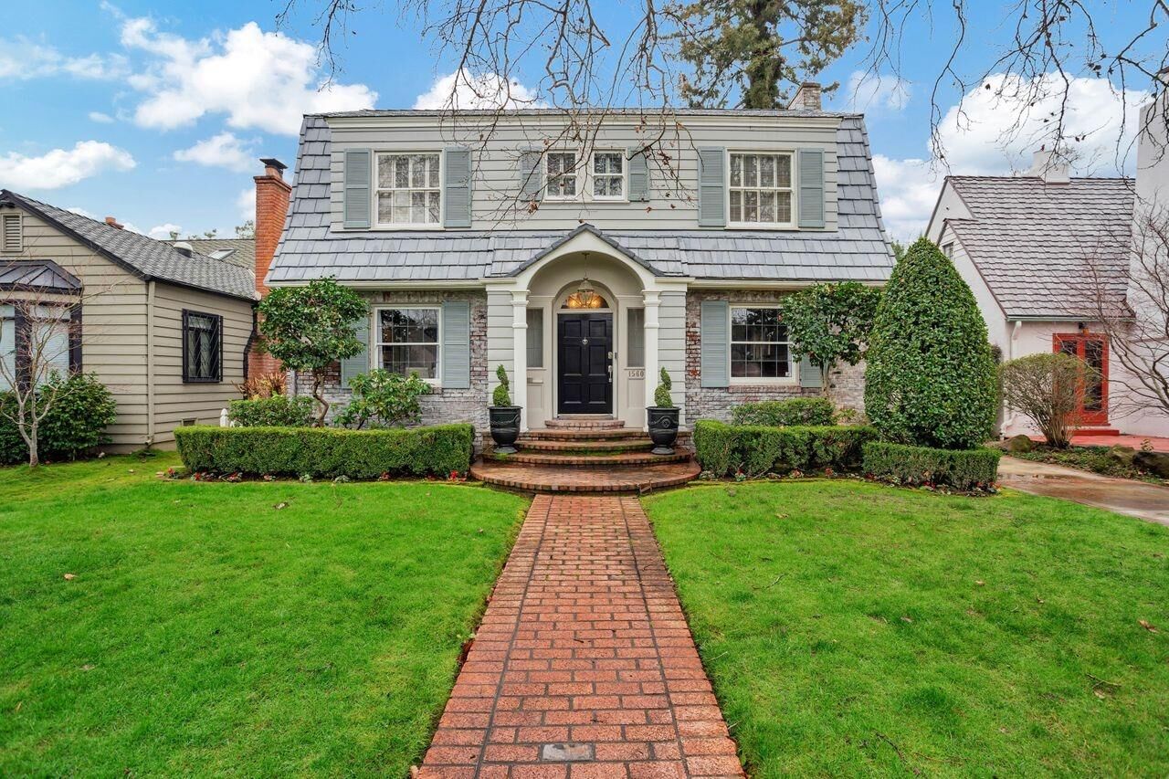 Property Photo:  1560 12th Avenue  CA 95818 