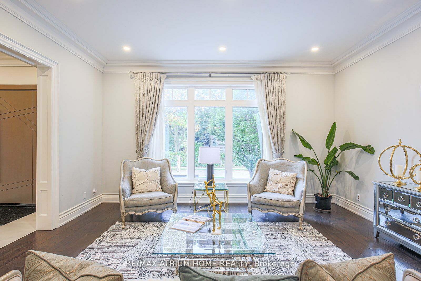 Property Photo:  48 Yorkminster Rd  ON M2P 1M3 