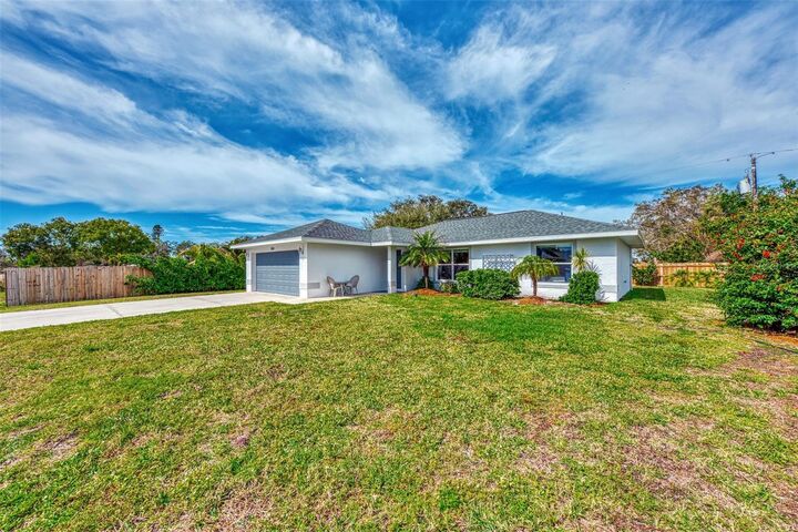 Property Photo: 864 Palmetto Drive FL 34293