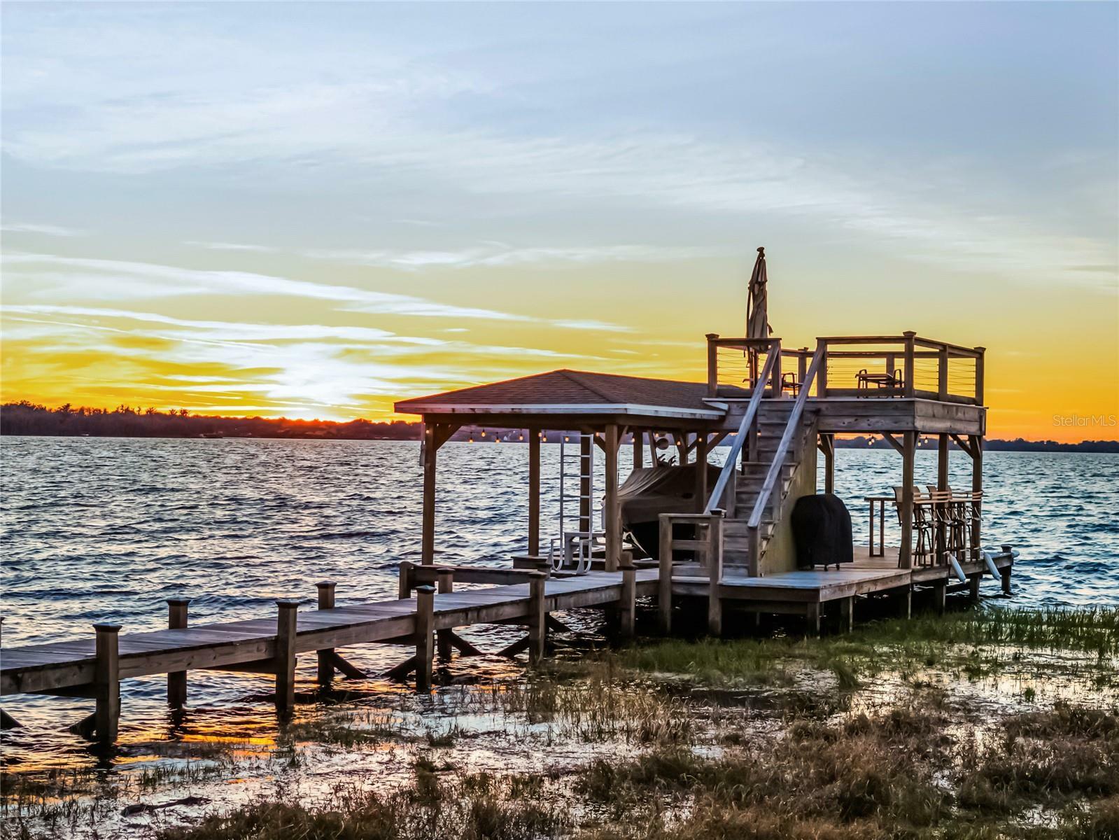 Property Photo:  12442 Lakeshore Drive  FL 34711 