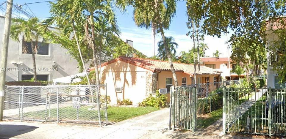 Property Photo: 1051 SW 3rd St 3 FL 33130