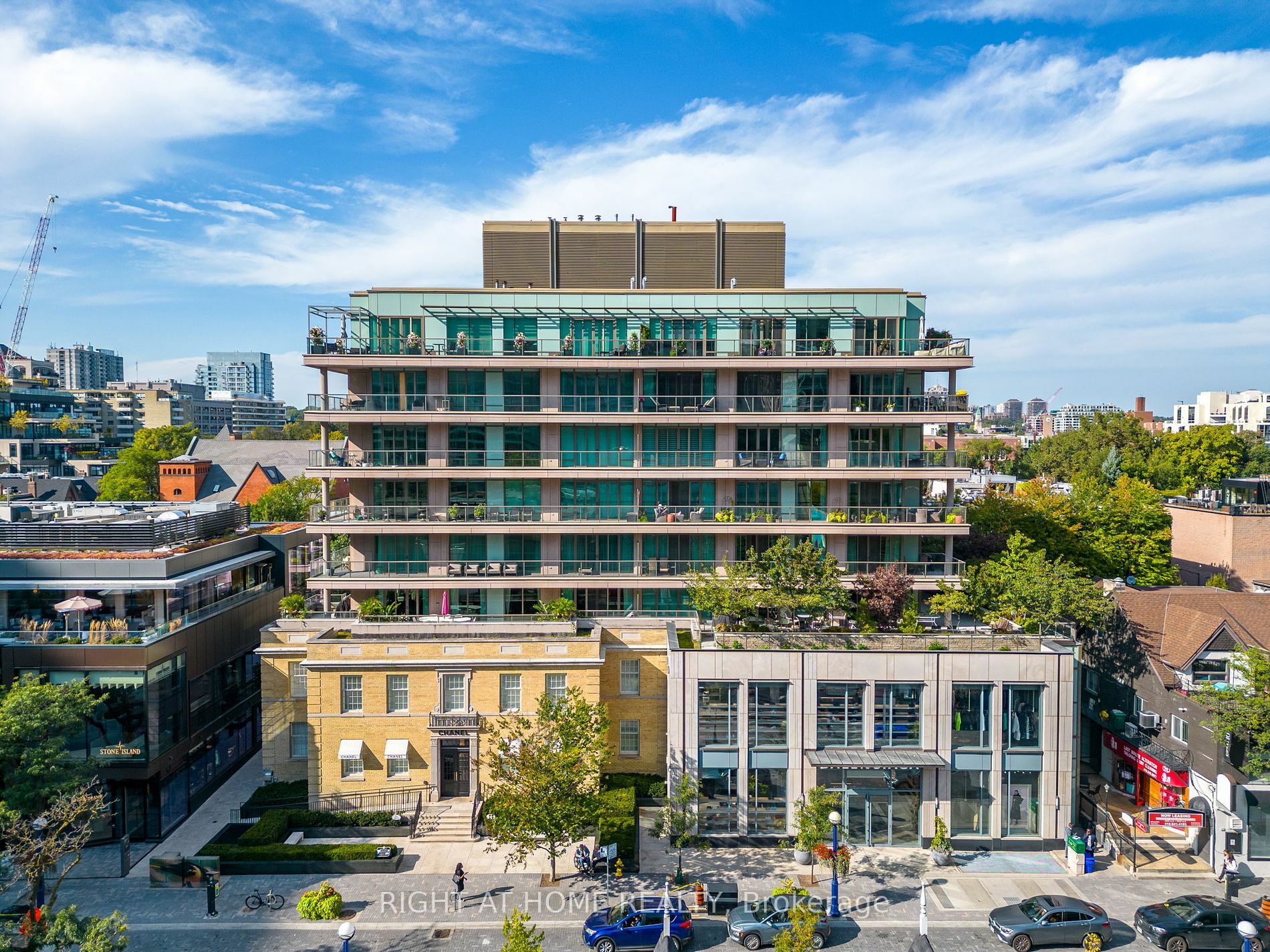 Property Photo:  100 Yorkville Ave 301  ON M5R 2C3 