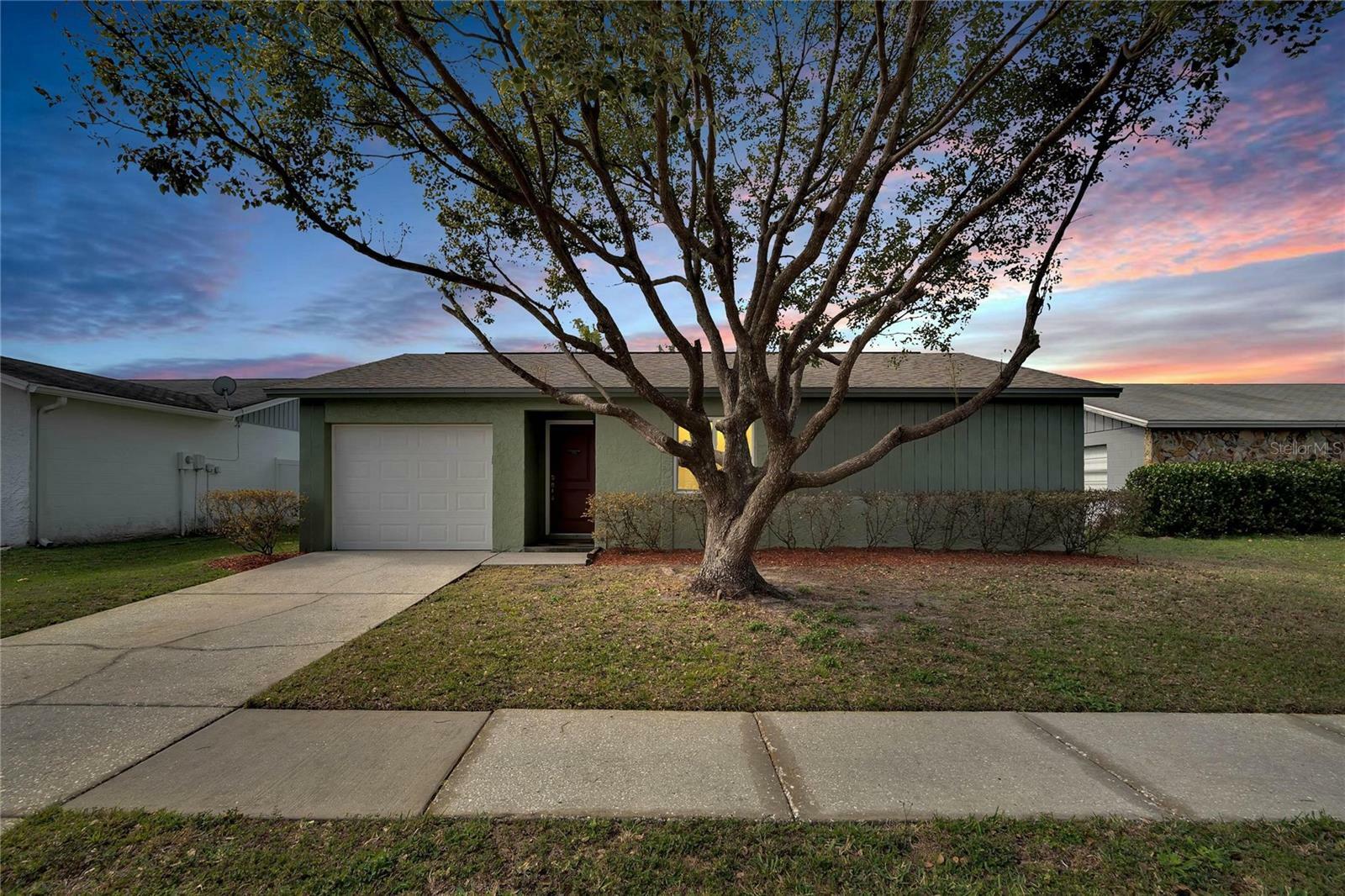 Property Photo:  1031 Pine Ridge Circle  FL 33511 