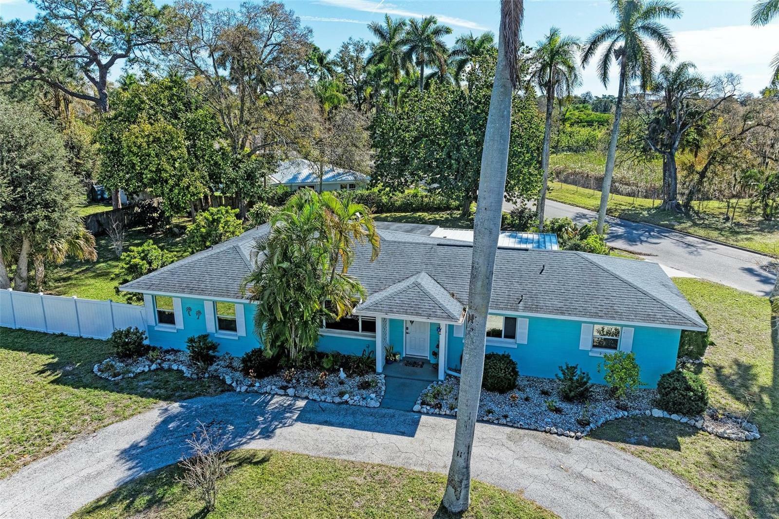 Property Photo:  119 Vermont Avenue E  FL 34208 