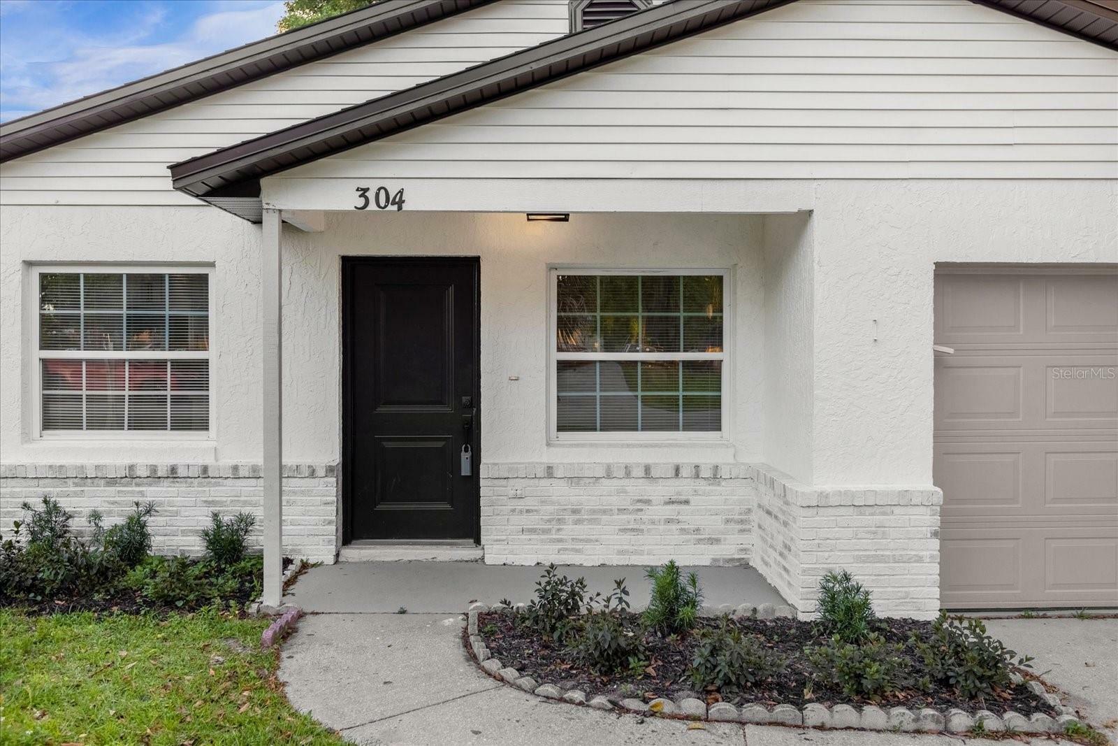 Property Photo:  304 Dover Street  FL 32811 