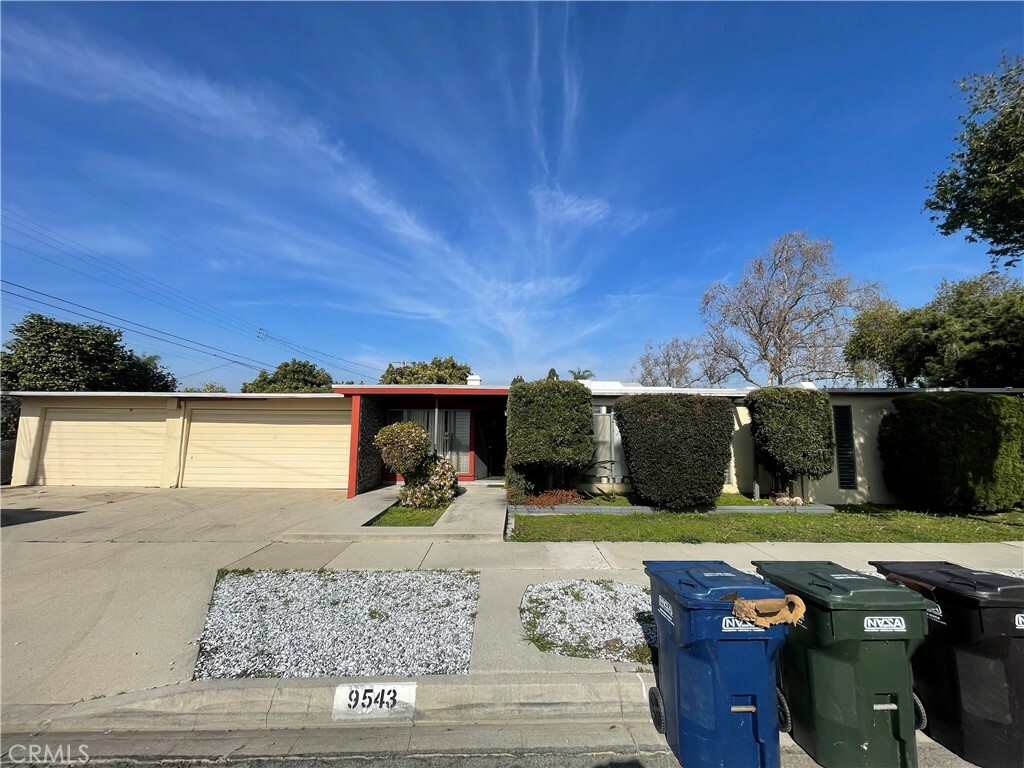 Property Photo:  9543 La Docena Lane  CA 90660 