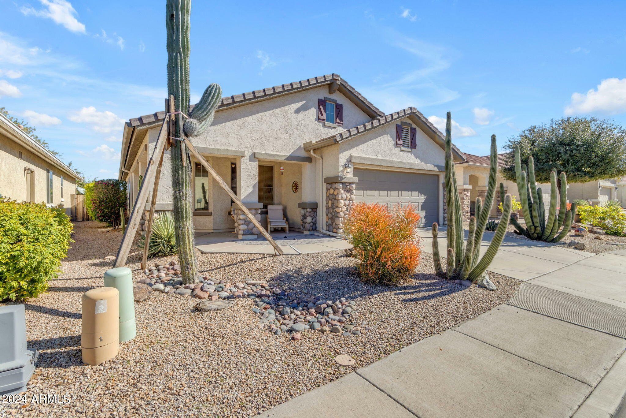 Property Photo:  660 W Twin Peaks Parkway  AZ 85143 