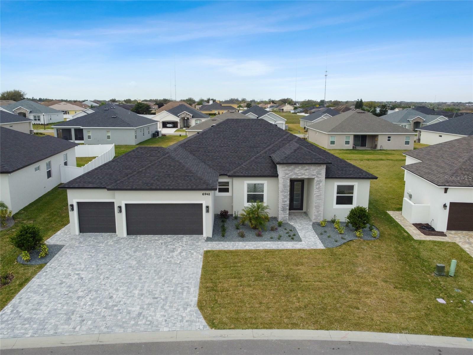 Property Photo: 6941 Bentridge Dr FL 33813
